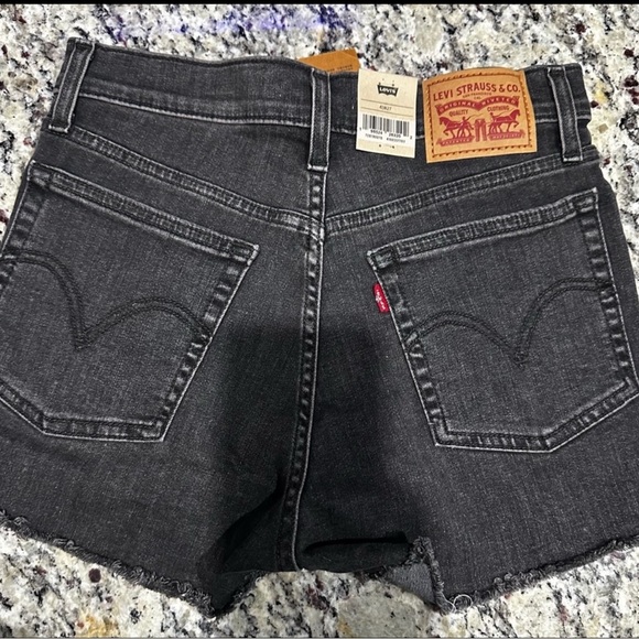Levi's Pants - NWT Levi’s high rise. HYPER SOFT Size 27